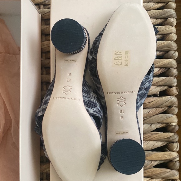 Only tired on once brand new Loeffler Randall open to sandals with cutest bow - Picture 5 of 12